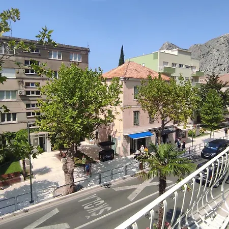 Charming In Centre Apartmán Omiš
